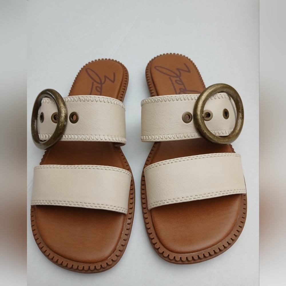 Zodiac Size 6.½ Cream  Sandals  Slip-On Design